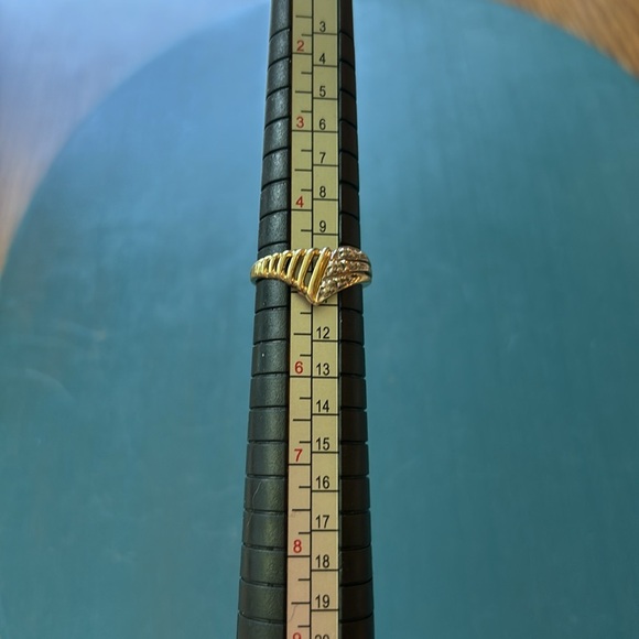 10K 4 3/4 Sized Vintage Ring - Picture 1 of 6